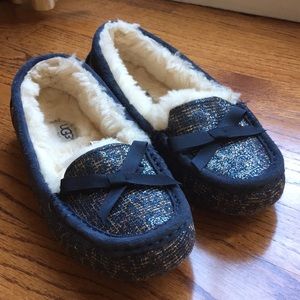 Like New UGG Fur Slip-on Loafer Shoes